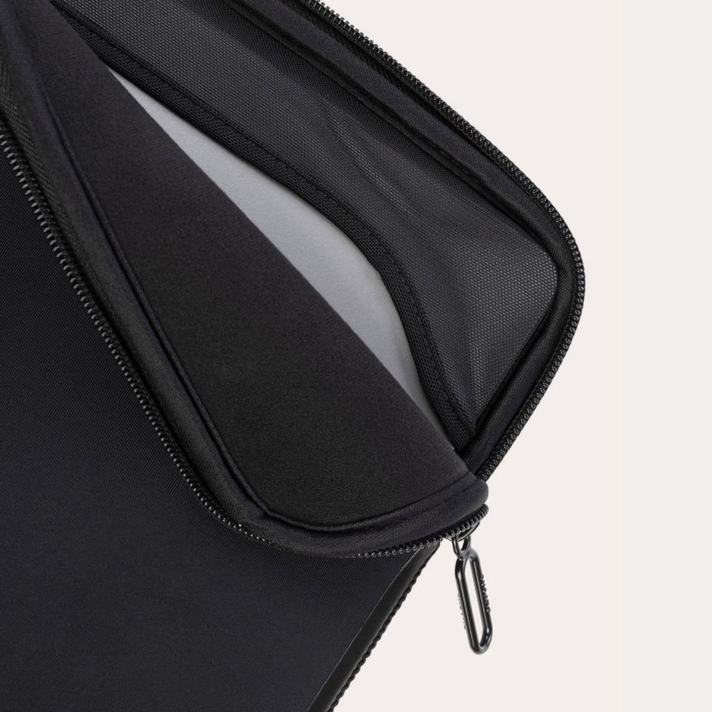 Elements Anti-Slip Case for MB Air/Pro 13 Inch